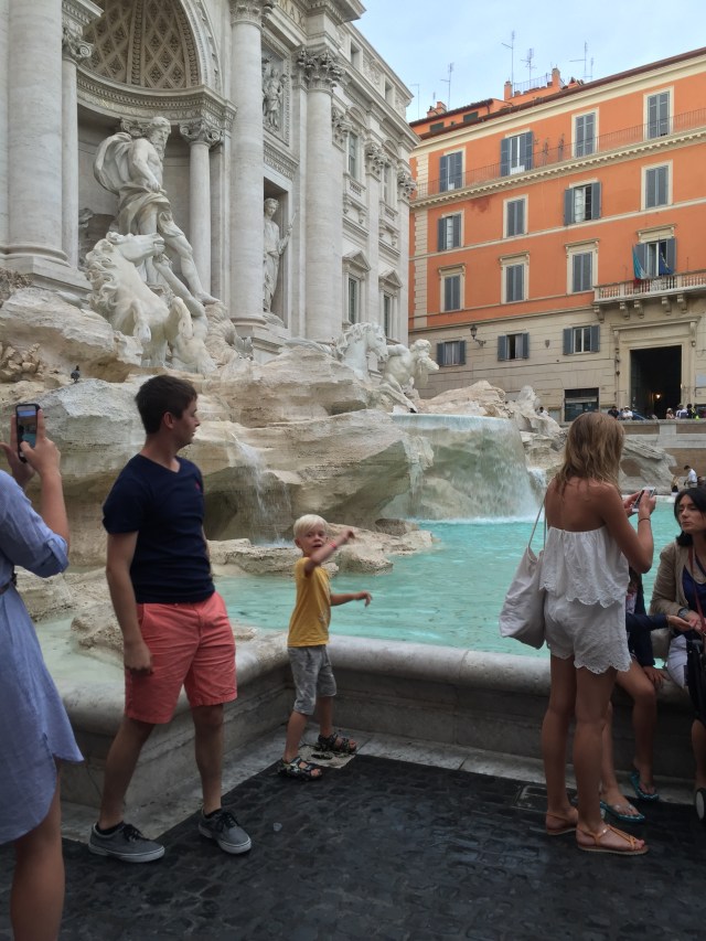 Trevi fontænen med obligatorisk møntkast