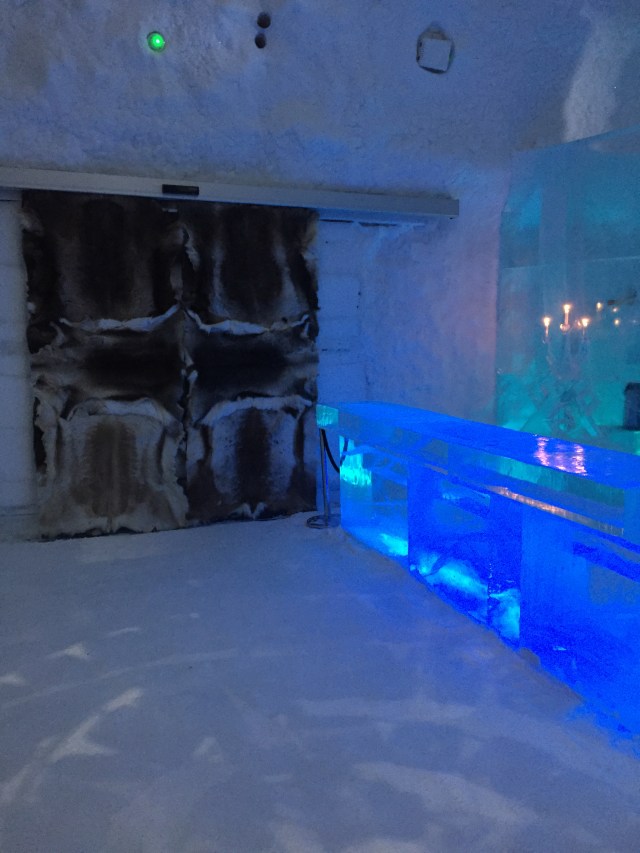 5AC8FF0C-D44C-4A5C-BAEE-E72B8CA841BF